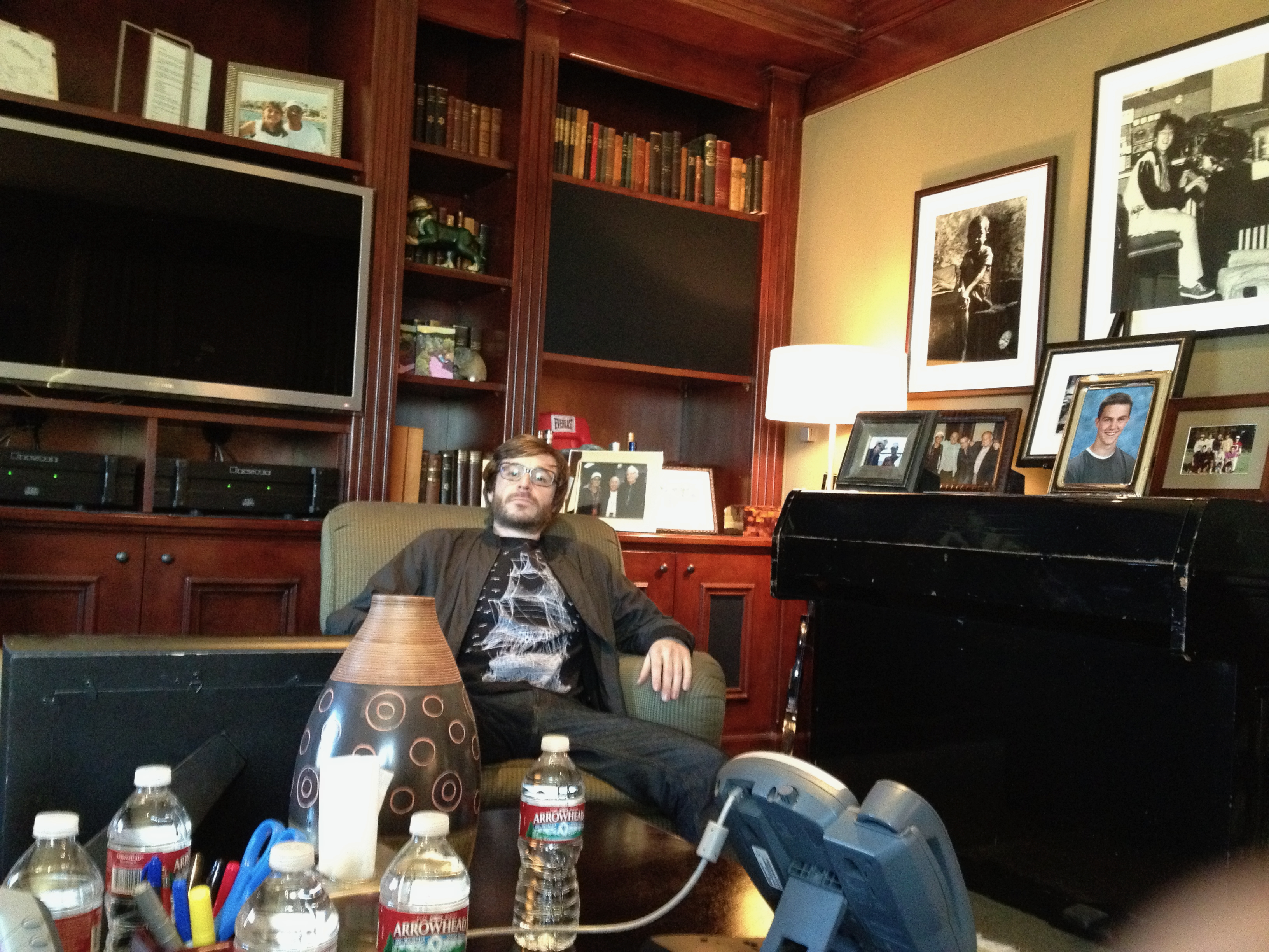 In Jimmy Iovine’s Interscope office in Westwood / Los Angeles. Photo by Robert Linke.