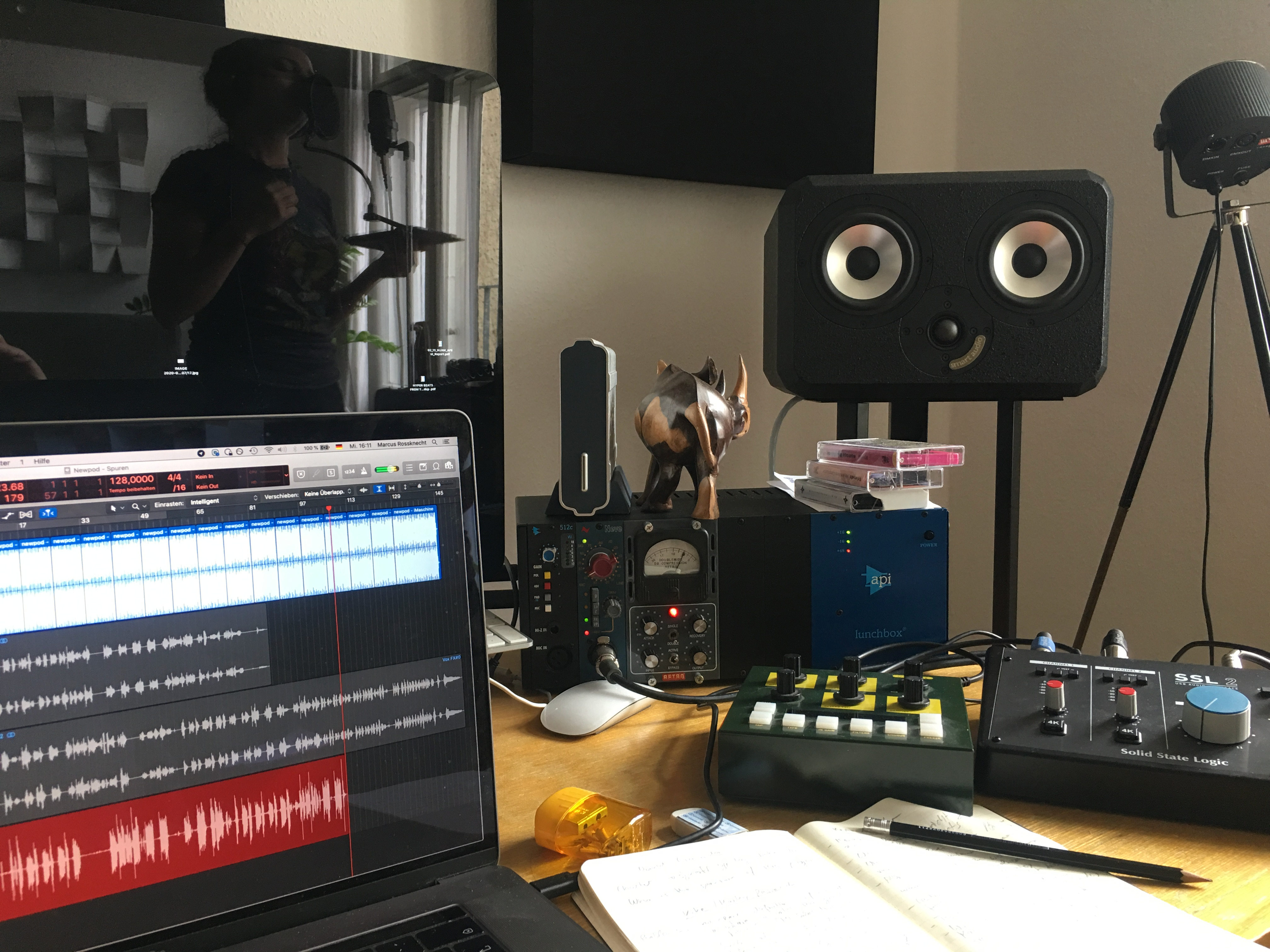 Vocal recording onto the iMaschine sketches looped in Logic